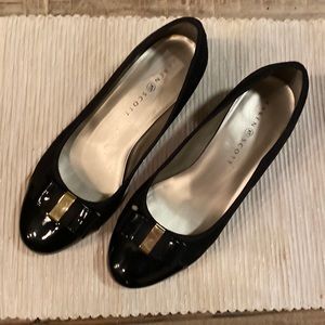 EUC Karen Scott Black Flats.
